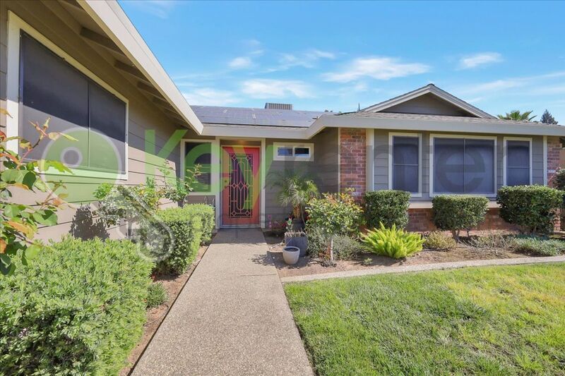 6359 Edgewood Way in Rocklin, CA - Building Photo