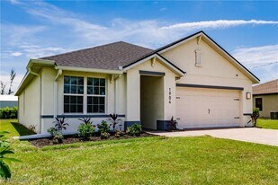 1904 SW 10th Terrace in Cape Coral, FL - Building Photo