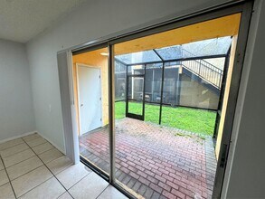 4425 Treehouse Ln in Tamarac, FL - Building Photo - Building Photo