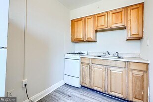 5626 Midwood Ave in Baltimore, MD - Building Photo