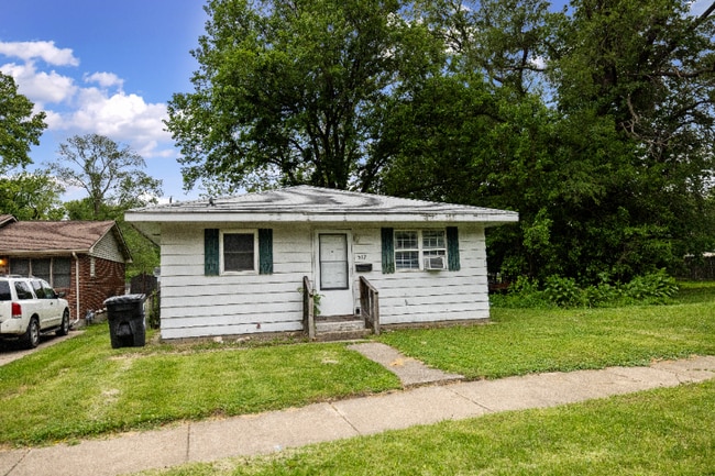 512 E Olive St in Decatur, IL - Building Photo - Building Photo