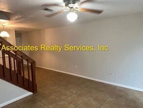 2133 SW 39th Way in Gainesville, FL - Building Photo - Building Photo