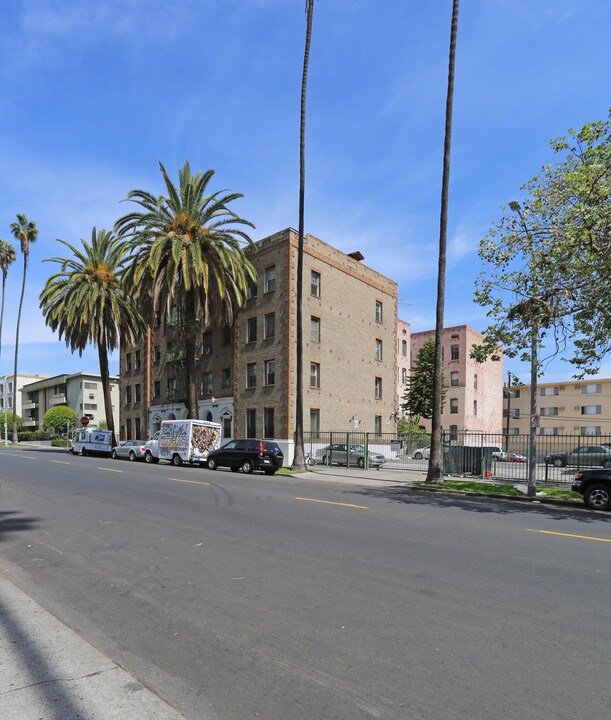 Saxonia Apartments in Los Angeles, CA - Foto de edificio