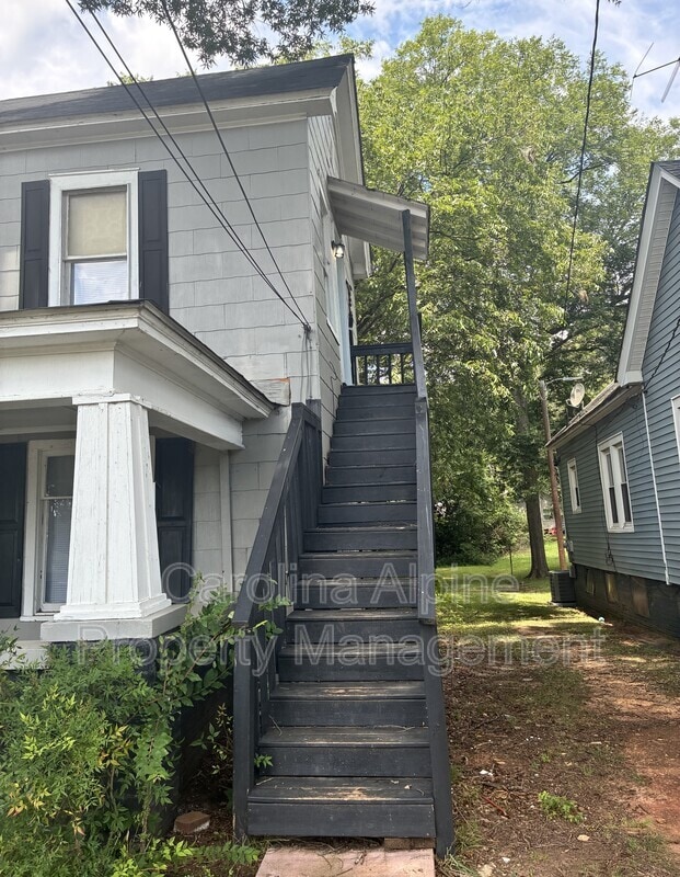 property at 1028 S Main St
