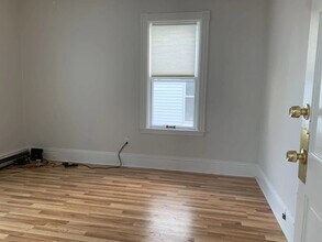 32 E Cottage St, Unit 1 in Boston, MA - Building Photo - Building Photo