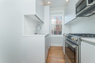 17 Forest St, Unit 22 in Cambridge, MA - Building Photo