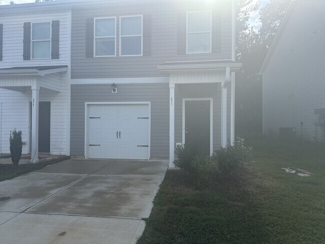 property at 271 Oakwood Dr NW