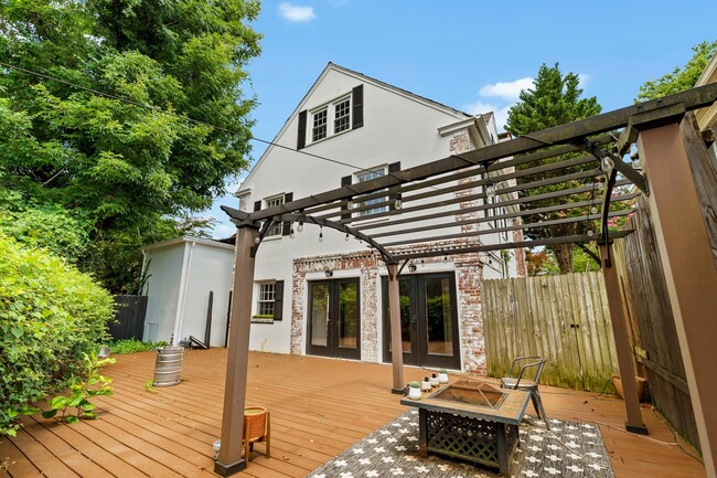 887 Poplar Rd in Charleston, WV - Building Photo - Building Photo