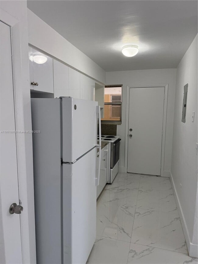 954 SW 4th St in Miami, FL - Building Photo - Building Photo