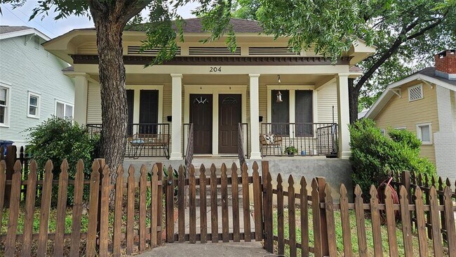 property at 204 E 34th St