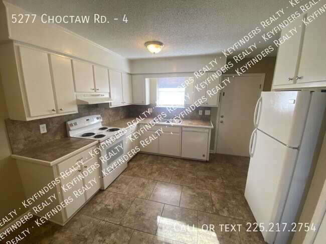 5277 Choctaw Rd in Brusly, LA - Building Photo - Building Photo