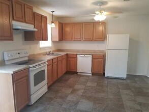 406 N Denny St in Howe, TX - Building Photo - Building Photo