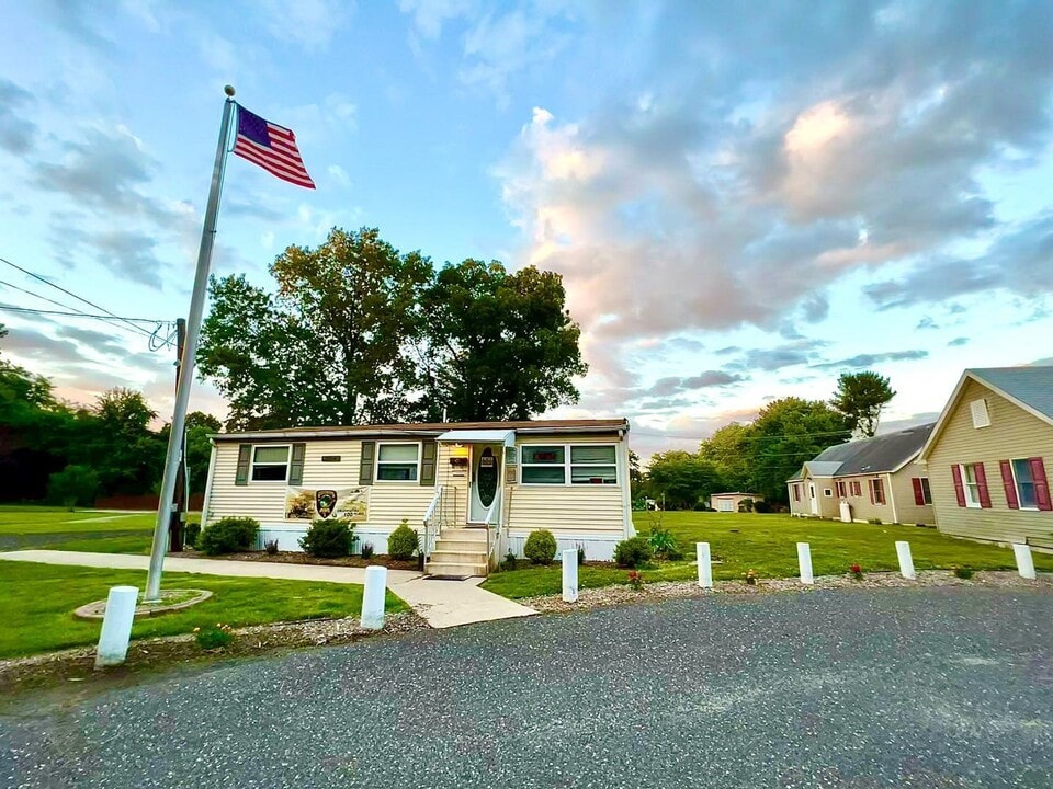 300 Trenton Rd in Pemberton Township, NJ - Building Photo