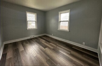 229 E Fairview Ave in South Bend, IN - Building Photo - Building Photo