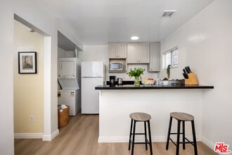 3620 S Budlong Ave in Los Angeles, CA - Building Photo - Building Photo