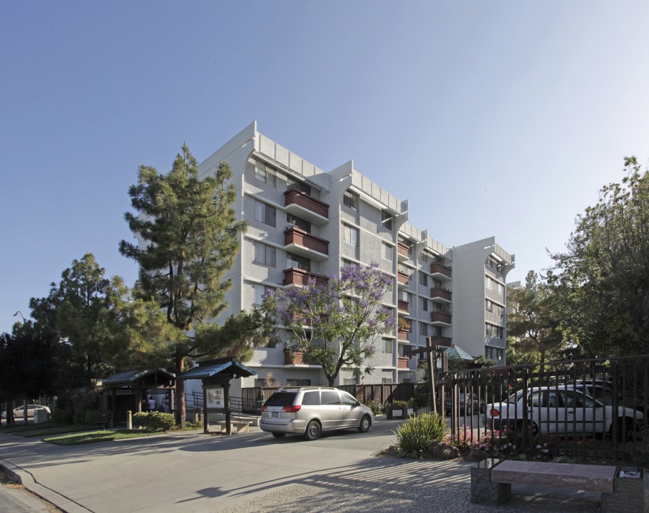 Fuji Towers in San Jose, CA - Building Photo