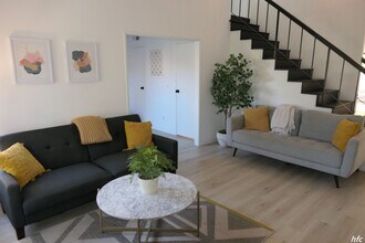 6065 Montecito Dr in Palm Springs, CA - Building Photo - Building Photo