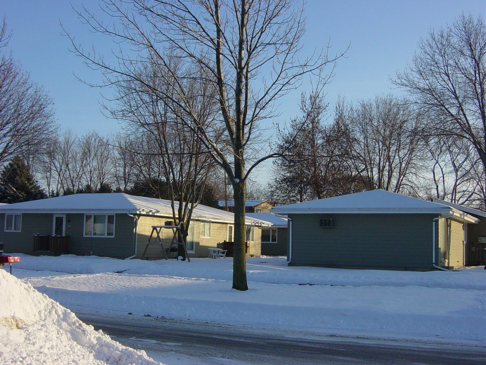 24-32 Guindon Blvd in Fond du Lac, WI - Building Photo