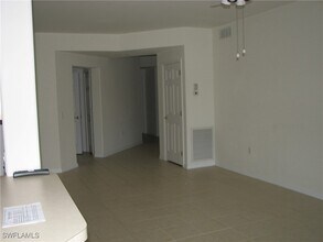 9648 Hemingway Ln in Ft. Myers, FL - Building Photo - Building Photo