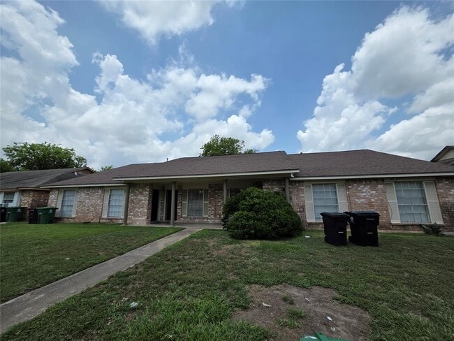 12738 Shannon Hills Dr in Houston, TX - Foto de edificio - Building Photo