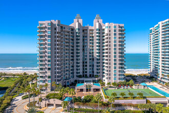 Ultimar Three in Clearwater, FL - Foto de edificio - Building Photo