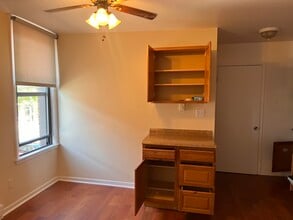 7220 Madison St, Unit 7 in Forest Park, IL - Building Photo - Building Photo