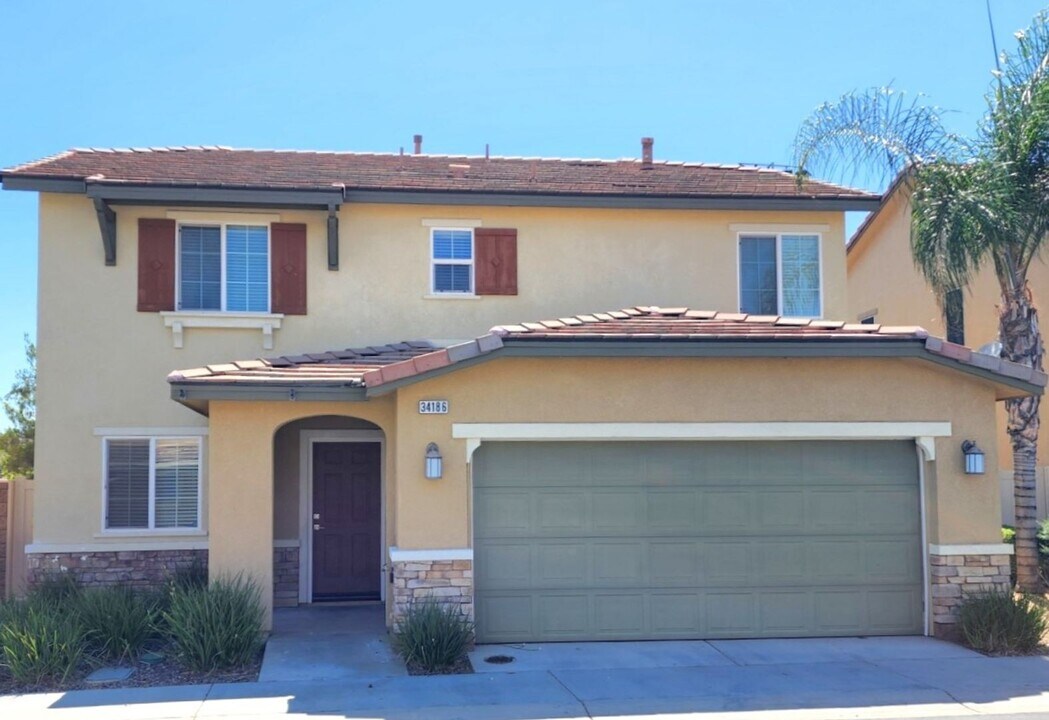 34186 Shasta Dr in Lake Elsinore, CA - Building Photo