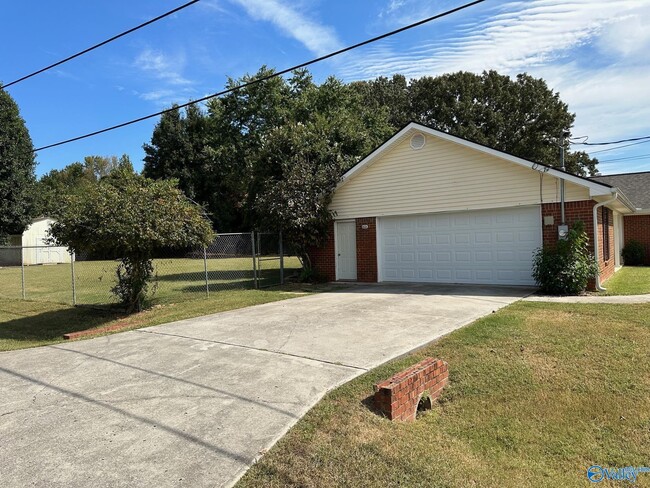 127 Suddith Ln in Harvest, AL - Building Photo - Building Photo