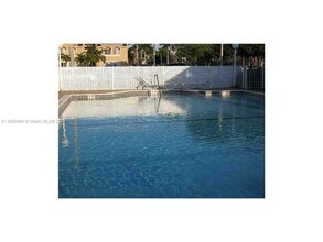 4704 NW 114th Ave in Doral, FL - Building Photo - Building Photo