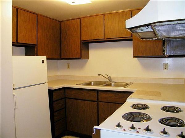 Garden Park Apartments in Waukegan, IL - Building Photo - Building Photo