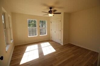 111 W Wolfe St in Grand Saline, TX - Building Photo - Building Photo