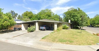 2106 Del Rey Ct in Davis, CA - Building Photo
