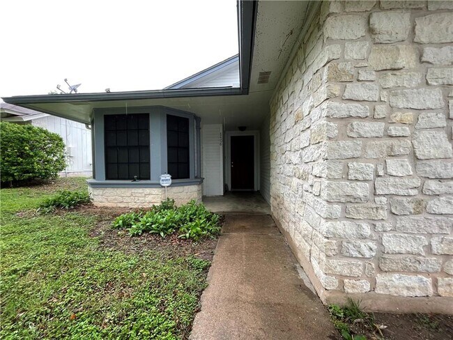 8406 Birmingham Dr in Austin, TX - Building Photo - Building Photo