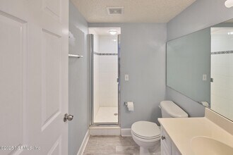 114 18th Ave N in Jacksonville Beach, FL - Building Photo - Building Photo