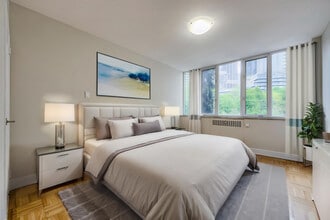 Fontainebleu in Toronto, ON - Building Photo - Building Photo