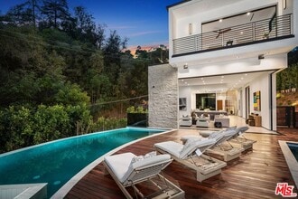 1200 Angelo Dr in Beverly Hills, CA - Building Photo - Building Photo