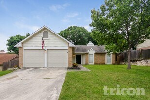 6839 Raintree Forest in San Antonio, TX - Building Photo