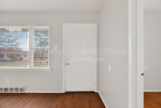 5900 Sheriton Dr in St. Louis, MO - Building Photo - Building Photo