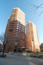 Kips Bay Court in New York, NY - Building Photo - Building Photo