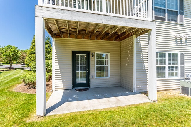 WoodsEdge Apartments in Painted Post, NY - Foto de edificio - Building Photo
