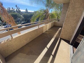 13205 Riverside Dr in Los Angeles, CA - Building Photo - Building Photo