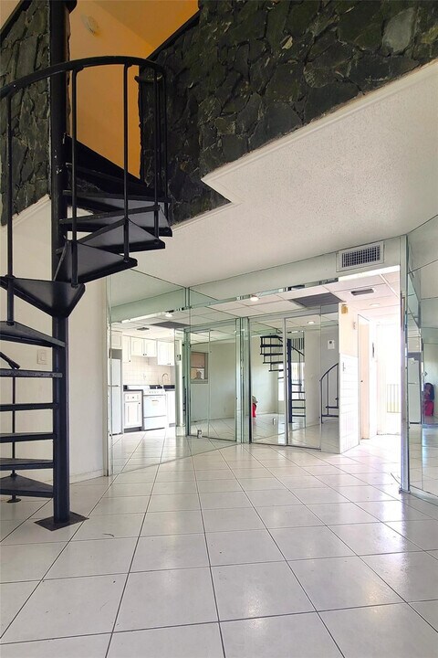 4121 NW 26th St in Lauderhill, FL - Building Photo