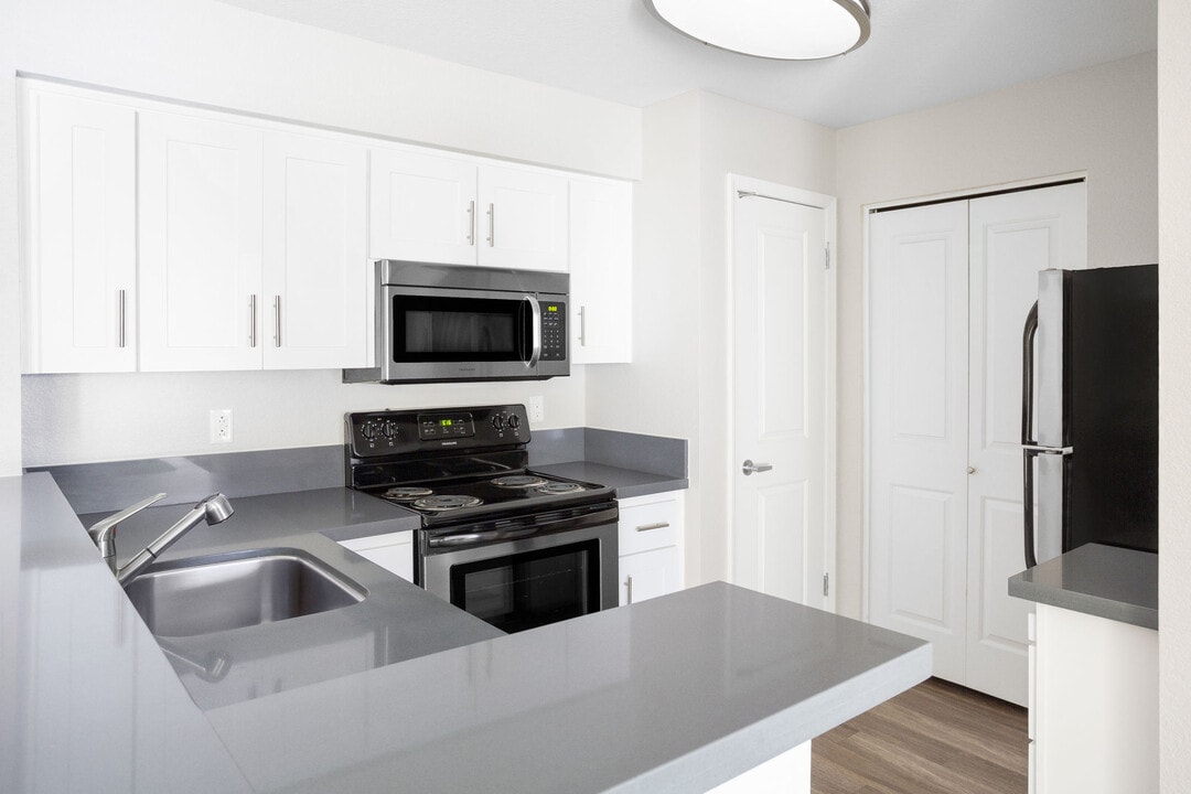 Slate Creek in Roseville, CA - Building Photo