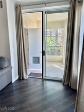7119 Durango Dr in Las Vegas, NV - Building Photo - Building Photo