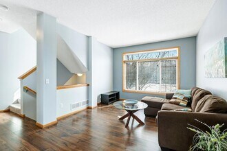 10514 8th Ave N in Minneapolis, MN - Building Photo - Building Photo