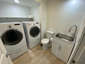 5422 Larkspur Cir in Anchorage, AK - Building Photo - Building Photo