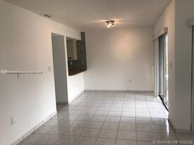 11011 NW 7th St in Miami, FL - Building Photo - Building Photo