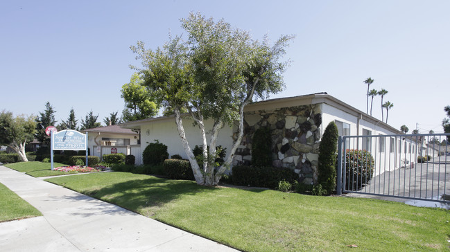 Summer Wind Apartments in Anaheim, CA - Building Photo - Building Photo