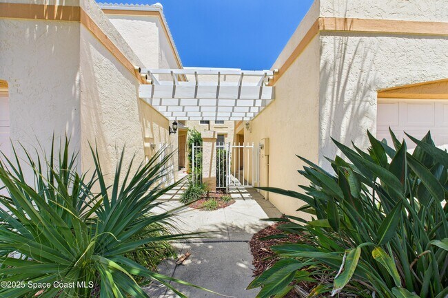 2293 Venetia Pl in Indialantic, FL - Building Photo - Building Photo