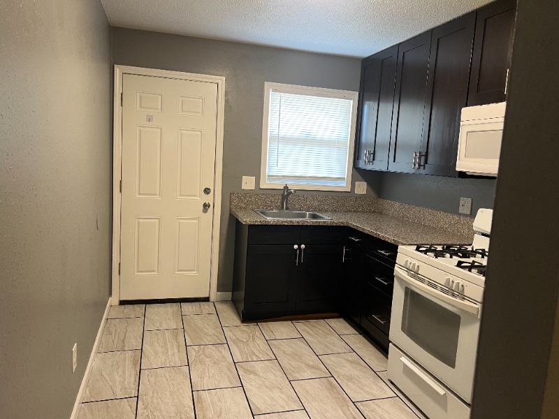 3112 N 51st Terrace in Kansas City, KS - Building Photo